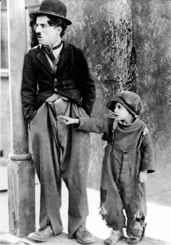 Carte du film Le Kid avec Charlie Chaplin - 10.5x15 cm - planete-images.com.