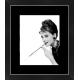 Affiche encadrée Audrey Hepburn - Fume cigarette - Dimension 24x30 cm