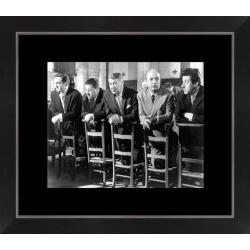 Affiche encadrée Les tontons Flingueurs - Scène église - Dimension 24x30 cm