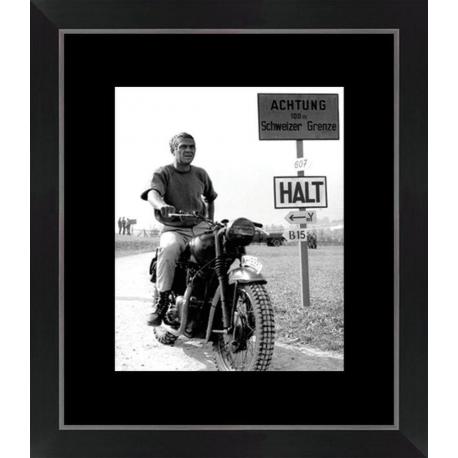 Affiche encadrée La Grande Evasion - Steve Mc Queen - Dimension 24x30 cm