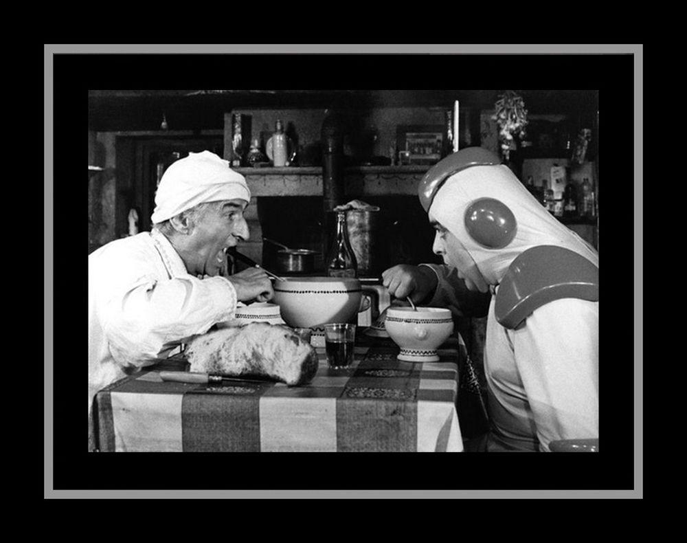 Affiche Encadree Noir Et Blanc La Soupe Aux Choux 50x70 Cm Cadre Tucson Planete Images Com