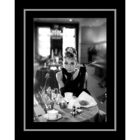 Affiche encadrée Audrey Hepburn - 50x70 cm
