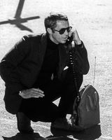 Affiche Steve Mc Queen - Au téléphone Bullitt - Dimension 24x30 cm